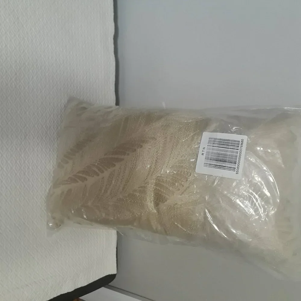 Hudson Park Ethereal Complete Queen Bedding Set 7 items.